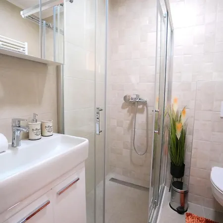 Elegance Stan Na Dan * Doboj